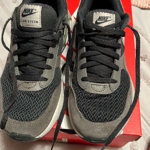 Nike Air Max Excee youth size 6 boys dq0284002